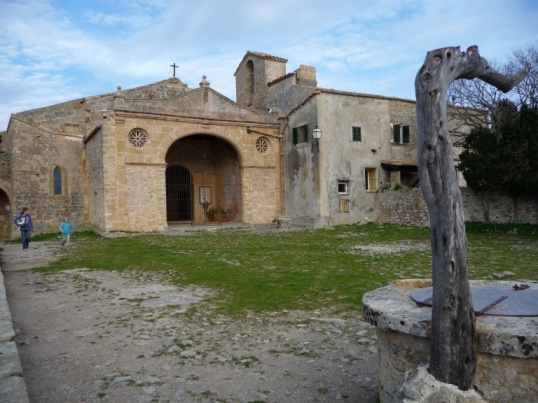 monastry_puig_maria_church