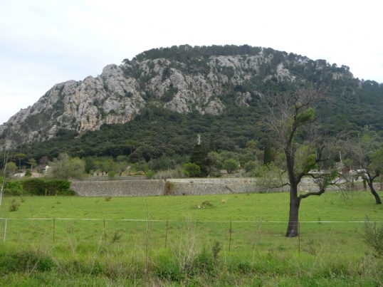 monastry_puig_maria_mountain_north